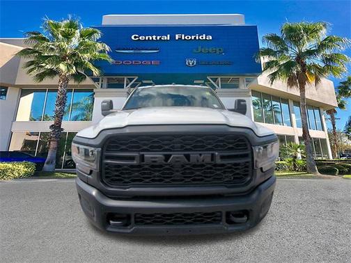 2024 RAM 3500 Tradesman Crew Cab 4x4 8' Box
