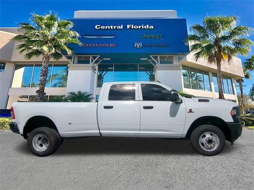 2024 RAM 3500 Tradesman Crew Cab 4x4 8' Box