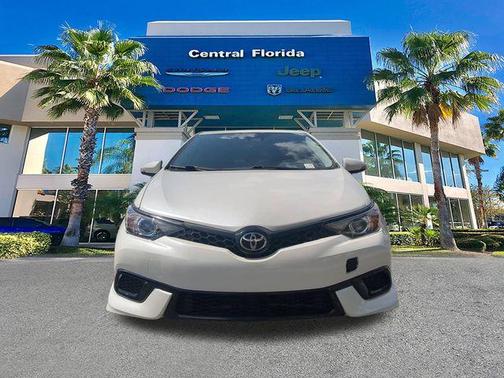 Blizzard Pearl 2018 Toyota Corolla iM Base