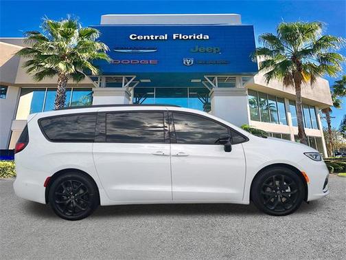 2025 Chrysler Pacifica Limited