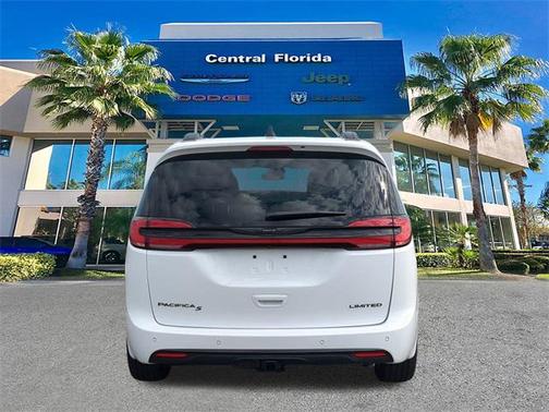 2025 Chrysler Pacifica Limited