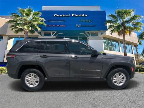 2025 Jeep Grand Cherokee Laredo
