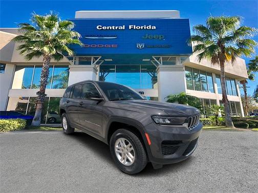 2025 Jeep Grand Cherokee Laredo