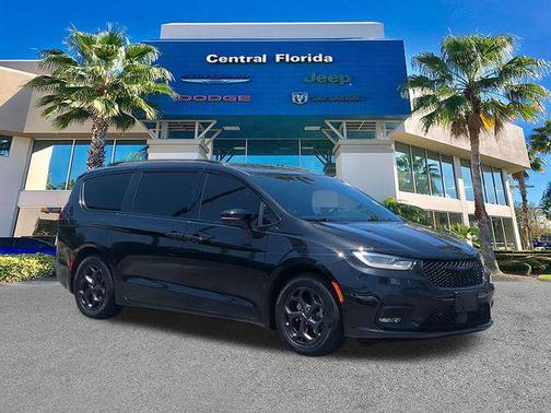 Brilliant Black Crystal Pearlcoat 2021 Chrysler Pacifica Hybrid Touring L