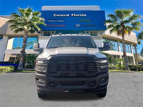 2025 RAM 2500 Tradesman Crew Cab 4x4 6'4' Box