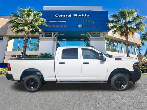 2025 RAM 2500 Tradesman Crew Cab 4x4 6'4' Box