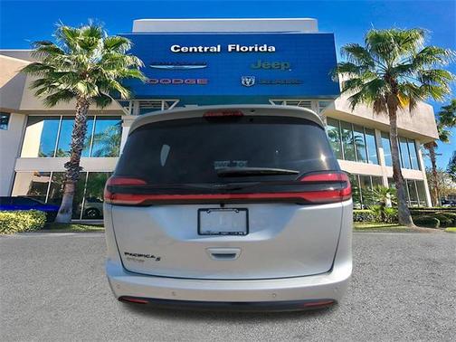 2026 Chrysler Pacifica L