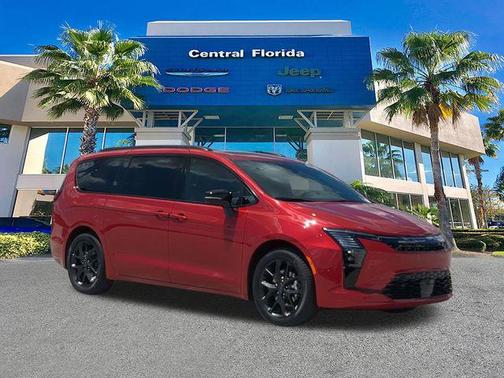 Red Hot Pearlcoat 2027 Chrysler Pacifica Limited