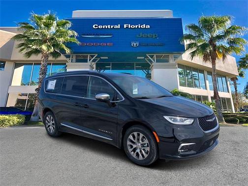 2025 Chrysler Pacifica L