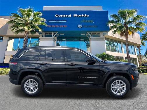 2025 Jeep Grand Cherokee Laredo
