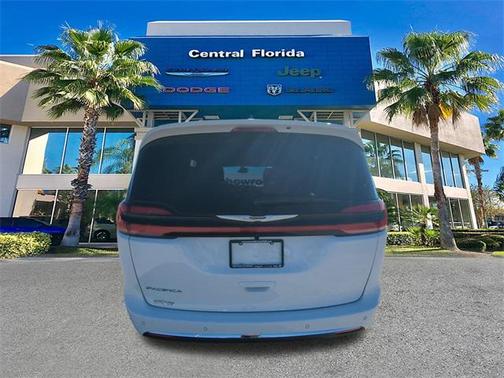 2026 Chrysler Pacifica L