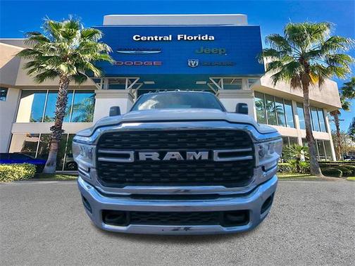 2024 RAM 3500 Big Horn Crew Cab 4x4 8' Box