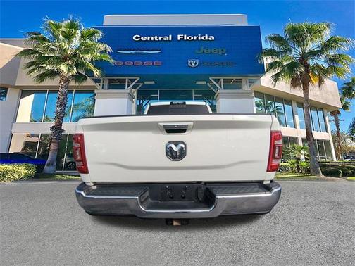 2020 RAM 2500 Laramie Crew Cab 4X4 6'4' Box