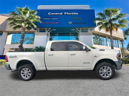 2020 RAM 2500 Laramie Crew Cab 4X4 6'4' Box