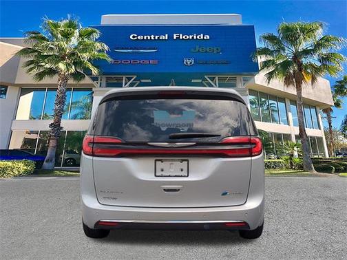 2023 Chrysler Pacifica Hybrid Limited