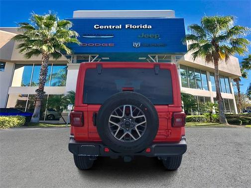 2025 Jeep Wrangler 4-Door Sahara 4x4