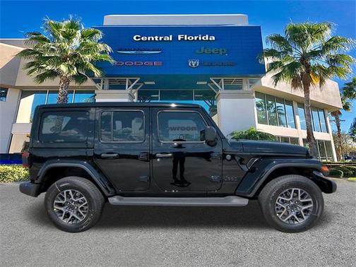 2025 Jeep Wrangler 4-Door Sahara 4x4