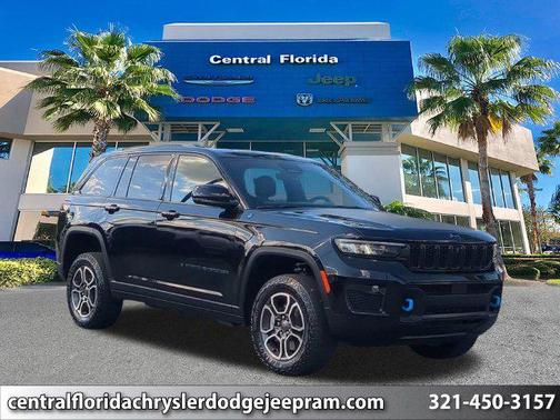 Diamond Black Crystal Pearlcoat 2022 Jeep Grand Cherokee 4xe Trailhawk