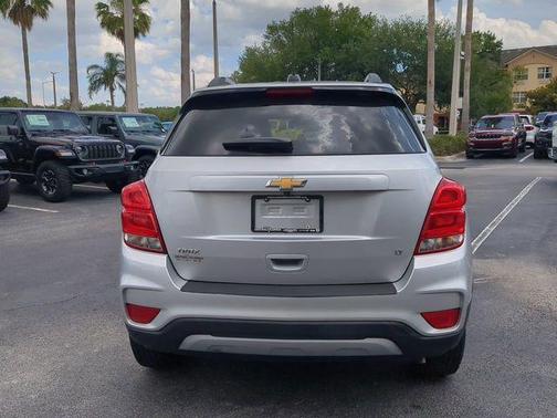 Silver Ice Metallic 2019 Chevrolet Trax LT