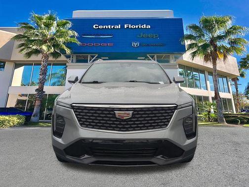 Argent Silver Metallic 2025 Cadillac XT4 Premium Luxury