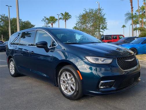 2023 Chrysler Pacifica Touring L