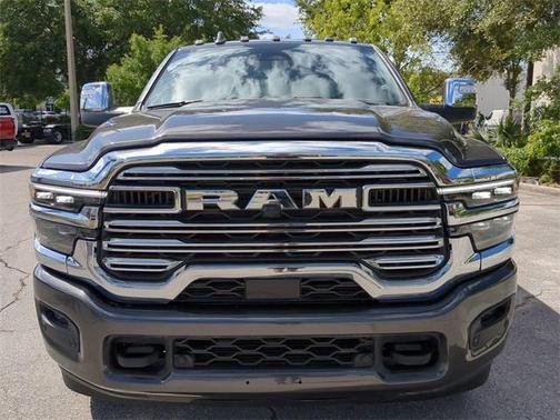 2025 RAM 3500 Laramie Crew Cab 4x4 8' Box