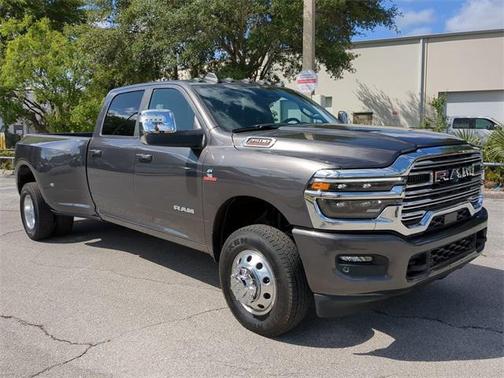 2025 RAM 3500 Laramie Crew Cab 4x4 8' Box