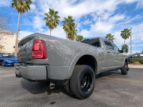 2026 RAM 3500 Limited Crew Cab 4x4 8' Box