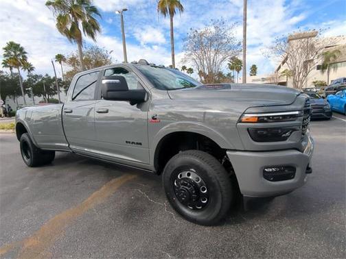 2026 RAM 3500 Limited Crew Cab 4x4 8' Box