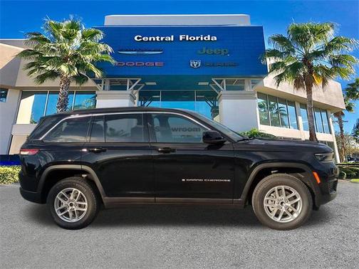 2025 Jeep Grand Cherokee Laredo