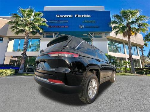 2025 Jeep Grand Cherokee Laredo