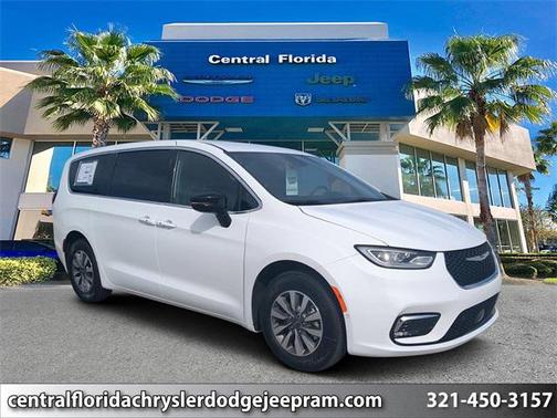 2025 Chrysler Pacifica Hybrid Select