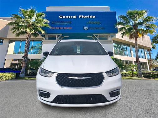 2025 Chrysler Pacifica Hybrid Select