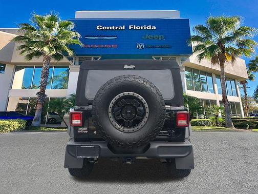 Black Clearcoat 2020 Jeep Wrangler Unlimited Willys 4x4