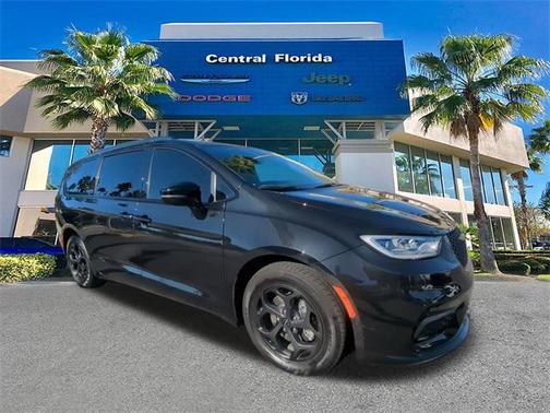 2024 Chrysler Pacifica Hybrid Premium S Appearance Pkg