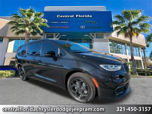 2024 Chrysler Pacifica Hybrid Premium S Appearance Pkg