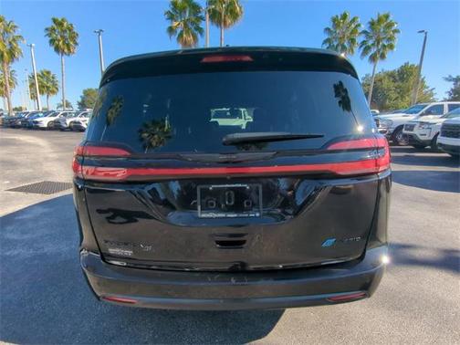 2024 Chrysler Pacifica Hybrid Premium S Appearance Pkg