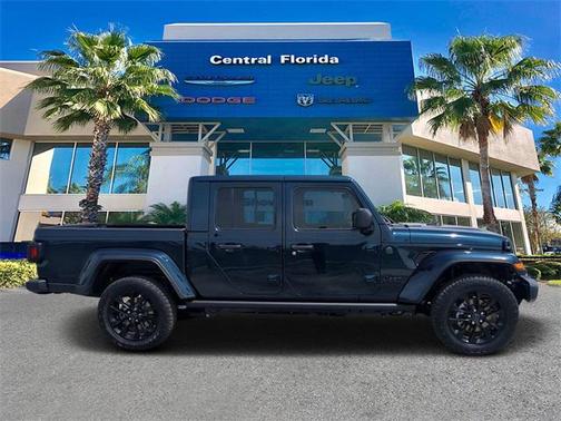 2025 Jeep Gladiator Nighthawk