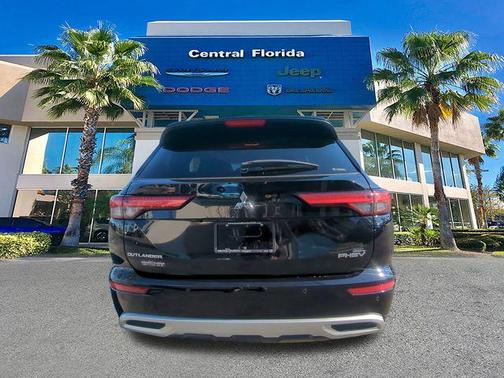 2023 Mitsubishi Outlander PHEV SEL