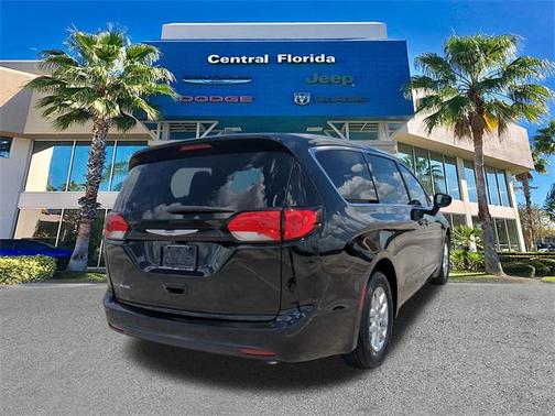 2026 Chrysler Voyager LX