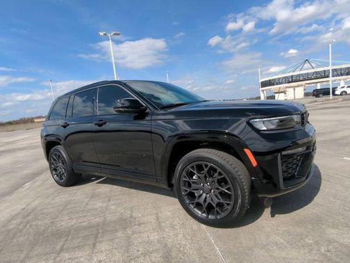 2026 Jeep Grand Cherokee Summit