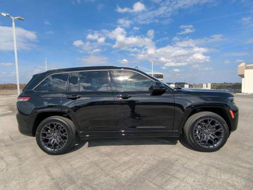 2026 Jeep Grand Cherokee Summit