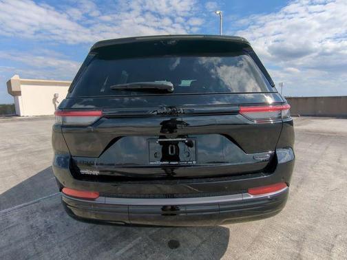 2026 Jeep Grand Cherokee Summit