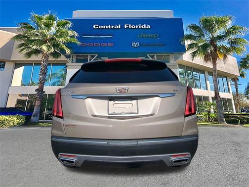 2022 Cadillac XT5 Premium Luxury