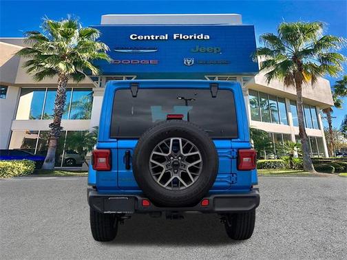 2025 Jeep Wrangler 4-Door Sahara 4x4