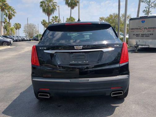 Stellar Black Metallic 2018 Cadillac XT5 Luxury