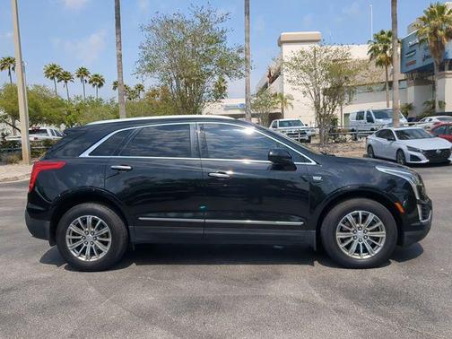 Stellar Black Metallic 2018 Cadillac XT5 Luxury