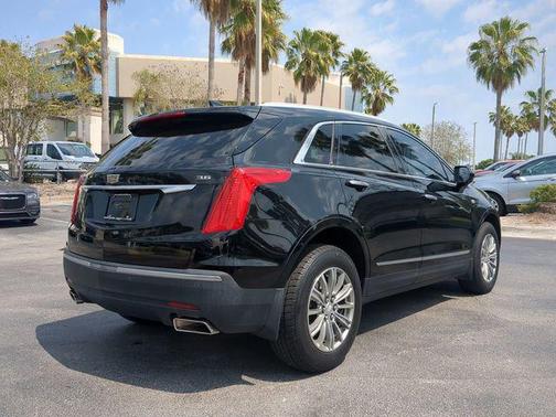 Stellar Black Metallic 2018 Cadillac XT5 Luxury