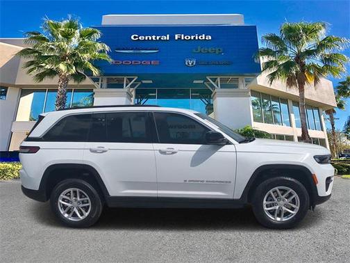 2025 Jeep Grand Cherokee Laredo