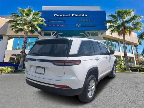 2025 Jeep Grand Cherokee Laredo